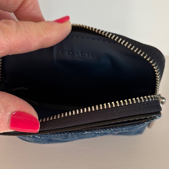 ☀️Coach Denim Quilted Zip Card Case With Chain - Picture 3 of 9